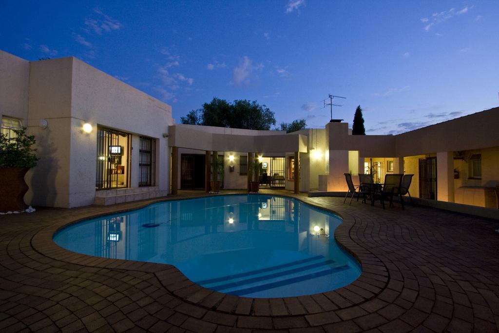 President Lodge Edenvale Esterno foto