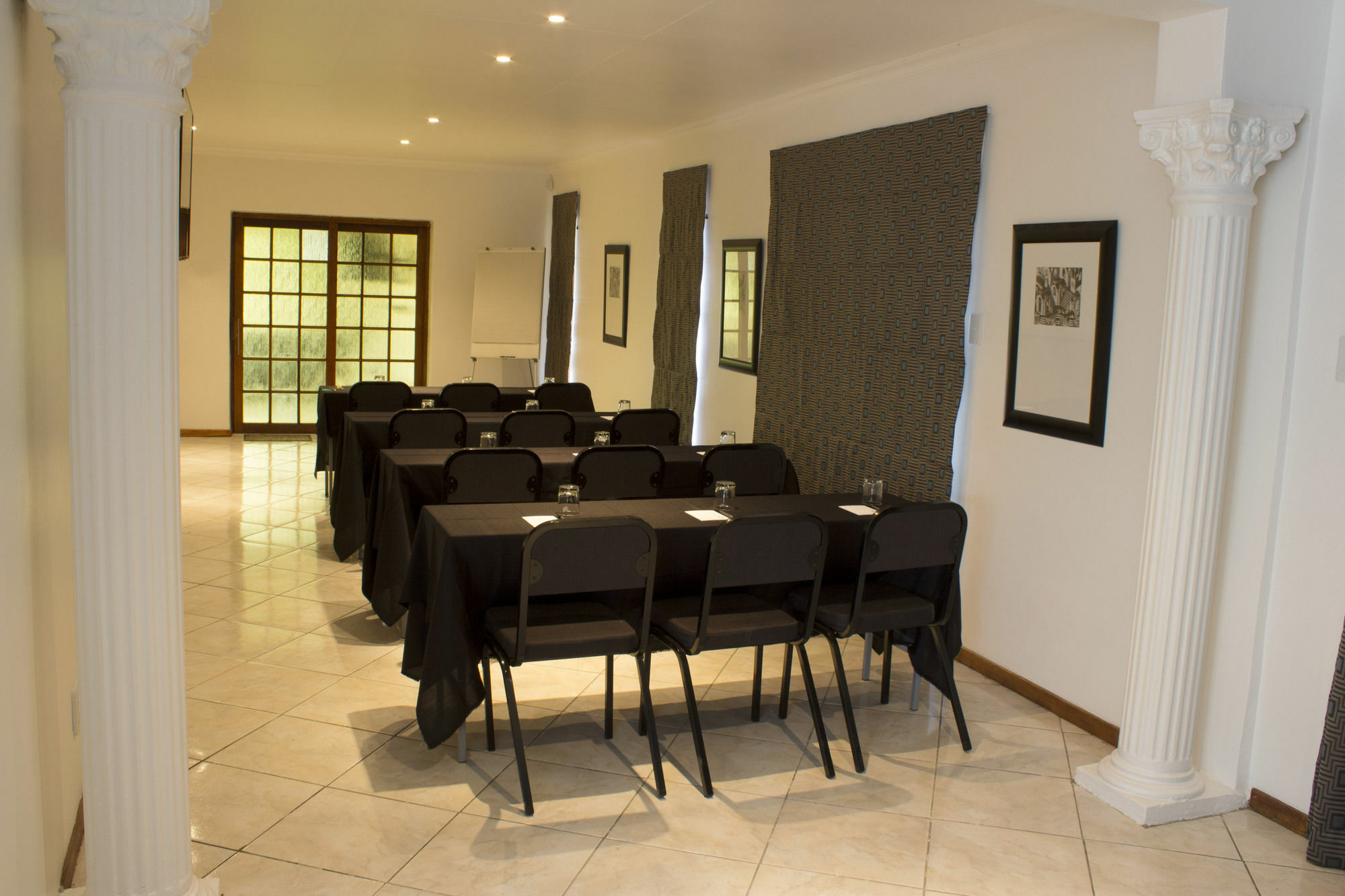 President Lodge Edenvale Esterno foto